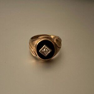 VINTAGE 14K gold and onyx ring